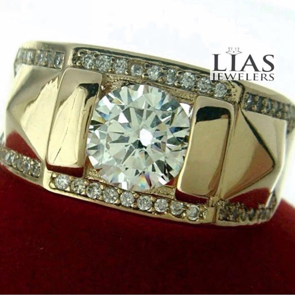 New 18k yellow gold men wedding ring